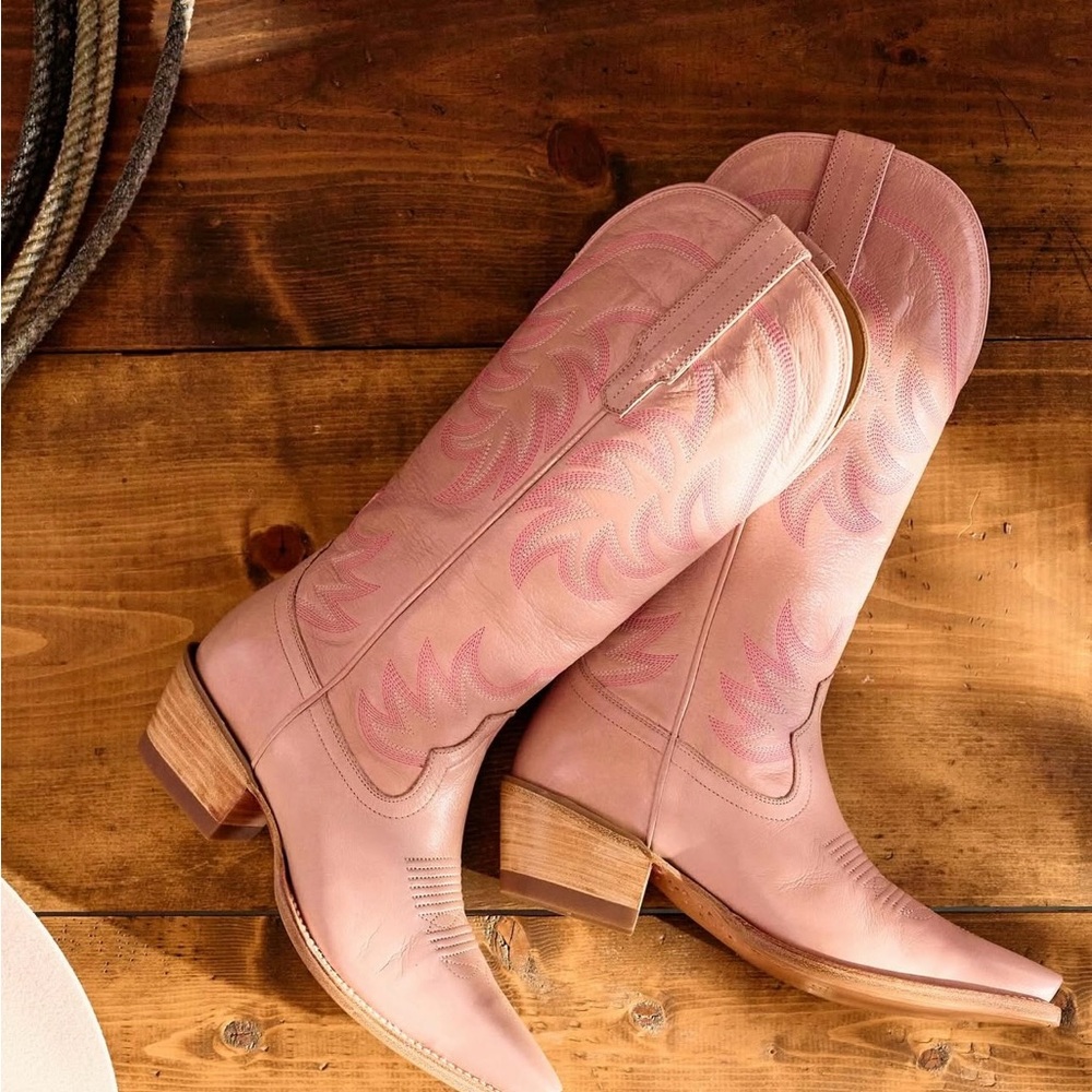 The Annie Tecovas in Misty Rose Cowhide - Picture 4 of 11